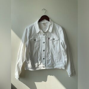 Levi’s Women’s White original Trucker Jacket With Pockets - Size XL